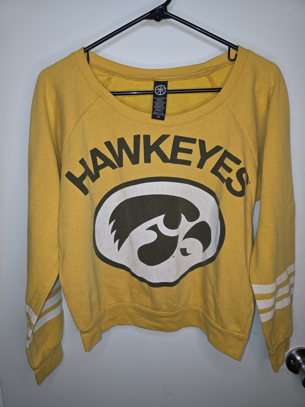 Iowa Hawkeyes Cropped Sweatshirt Small Yellow Scoop Neck Retro Game Day